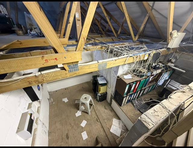 102M² WAREHOUSE TO LET IN MARCONI BEAM INDUSTRIA